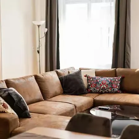 Luxury In Vaclavske Namesti Apartment