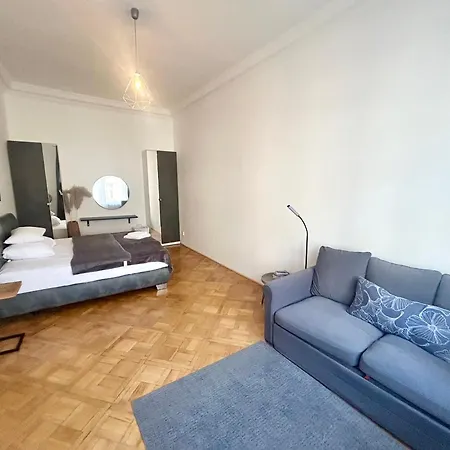 Luxury In Vaclavske Namesti